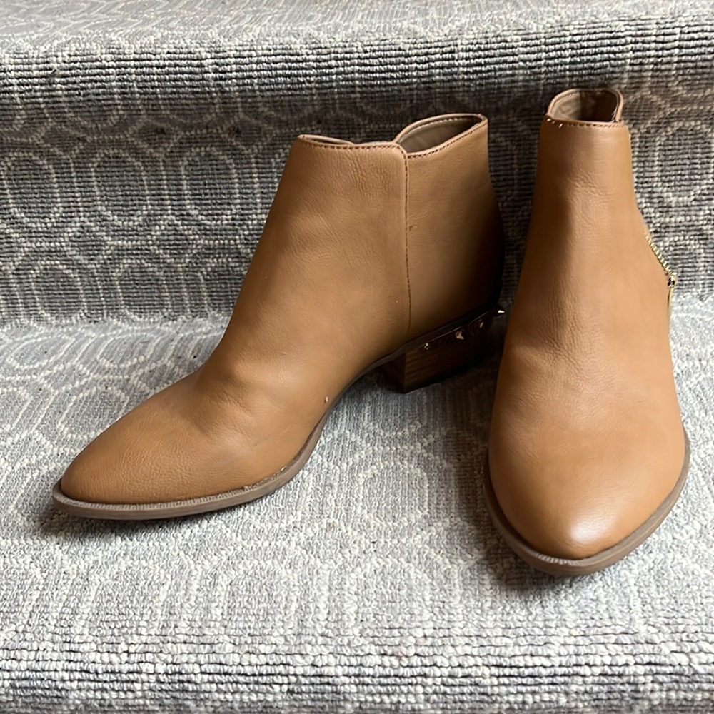 Circus by Sam Edelman Tan Booties with Spikes and Size Zip, Size 8.5